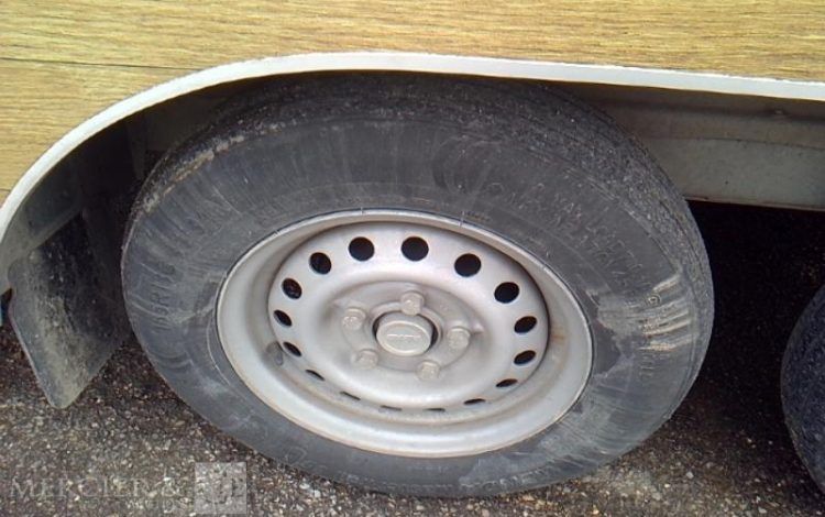 BW TRAILERS REMORQUE L 4200 FOOD TRUCK 2 ESSIEUX PTAC VERT GR-743-KD