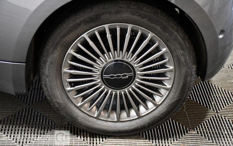 FIAT 500 ELECTRIC 118ch 42KWH ICONE GRIS GR-936-MZ