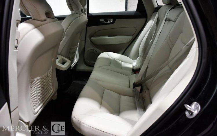 VOLVO XC60 2.0 T6 350H 255ch PHEV PLUS STYLE CHROME AWD GEARTRONIC NOIR GT-672-GR