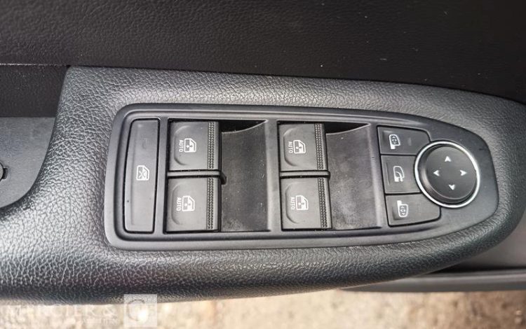 RENAULT ARKANA EVOLUTION MILD HYBRID 140 EDC 22 NOIR GV-868-QH