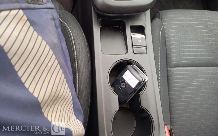 RENAULT ARKANA EVOLUTION MILD HYBRID 140 EDC 22 NOIR GV-868-QH