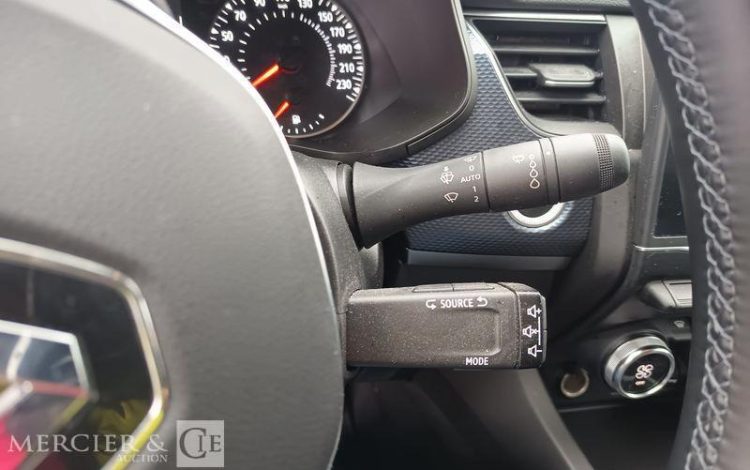 RENAULT ARKANA EVOLUTION MILD HYBRID 140 EDC 22 NOIR GV-868-QH