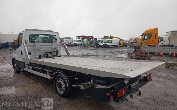 IVECO DAILY 35S16 AVEC PLATEAU PORTE VOITURE FIAULT – DIESEL – 24264 KMS – ANNEE 2024 BLANC GY-096-BF