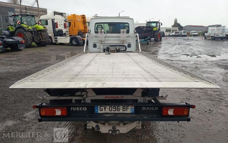 IVECO DAILY 35S16 AVEC PLATEAU PORTE VOITURE FIAULT – DIESEL – 24264 KMS – ANNEE 2024 BLANC GY-096-BF