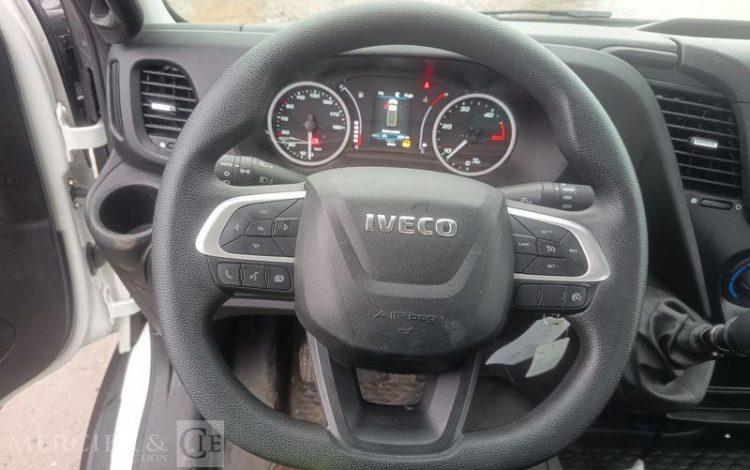 IVECO DAILY 35S16 AVEC PLATEAU PORTE VOITURE FIAULT – DIESEL – 24264 KMS – ANNEE 2024 BLANC GY-096-BF