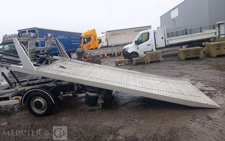 IVECO DAILY 35S16 AVEC PLATEAU PORTE VOITURE FIAULT – DIESEL – 24264 KMS – ANNEE 2024 BLANC GY-096-BF