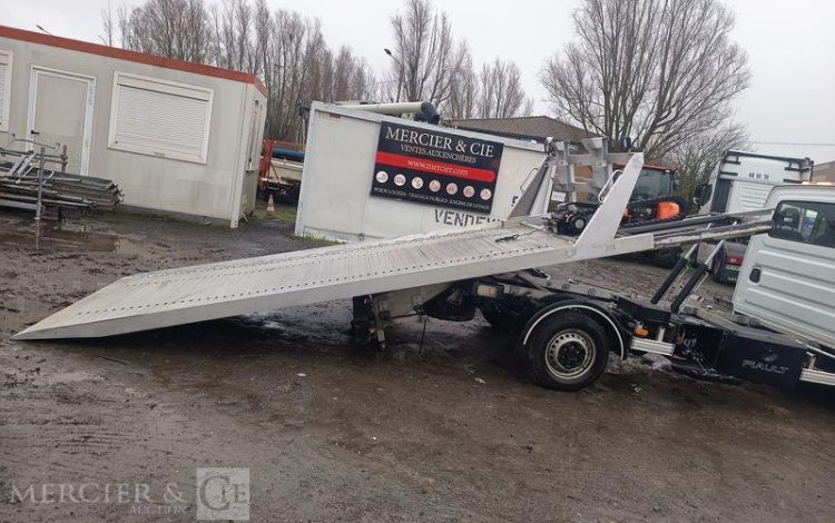 IVECO DAILY 35S16 AVEC PLATEAU PORTE VOITURE FIAULT – DIESEL – 24264 KMS – ANNEE 2024 BLANC GY-096-BF