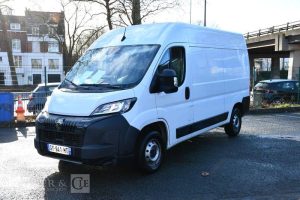 PEUGEOT BOXER FOURGON 3300 L2H2 BLUEHDI 140 BLANC GY-941-MT