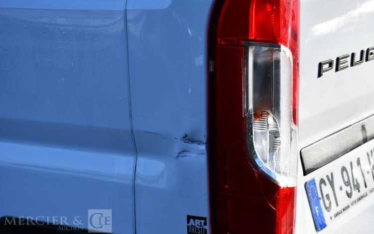 PEUGEOT BOXER FOURGON 3300 L2H2 BLUEHDI 140 BLANC GY-941-MT