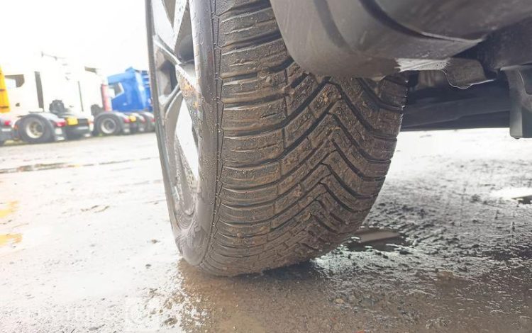 RENAULT ARKANA EVOLUTION MILD HYBRID 140 EDC 24 NOIR GZ-288-JS