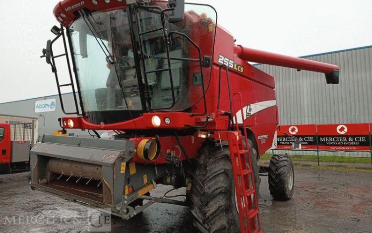 LAVERDA MOISSONNEUSE BATTEUSE LAVERDA 255 LCS AVEC BARRE DE COUPE 5 METRES – AN 2008  MOISS258