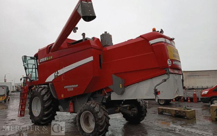 LAVERDA MOISSONNEUSE BATTEUSE LAVERDA 255 LCS AVEC BARRE DE COUPE 5 METRES – AN 2008  MOISS258