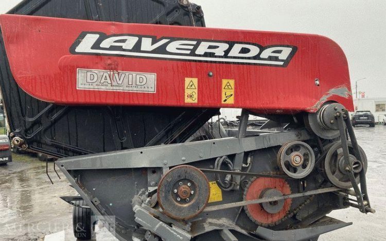 LAVERDA MOISSONNEUSE BATTEUSE LAVERDA 255 LCS AVEC BARRE DE COUPE 5 METRES – AN 2008  MOISS258