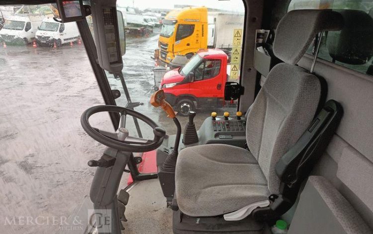 LAVERDA MOISSONNEUSE BATTEUSE LAVERDA 255 LCS AVEC BARRE DE COUPE 5 METRES – AN 2008  MOISS258