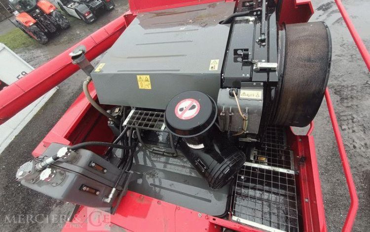 LAVERDA MOISSONNEUSE BATTEUSE LAVERDA 255 LCS AVEC BARRE DE COUPE 5 METRES – AN 2008  MOISS258