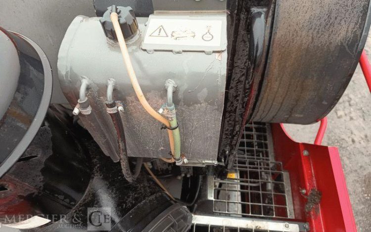 LAVERDA MOISSONNEUSE BATTEUSE LAVERDA 255 LCS AVEC BARRE DE COUPE 5 METRES – AN 2008  MOISS258