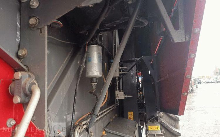 LAVERDA MOISSONNEUSE BATTEUSE LAVERDA 255 LCS AVEC BARRE DE COUPE 5 METRES – AN 2008  MOISS258