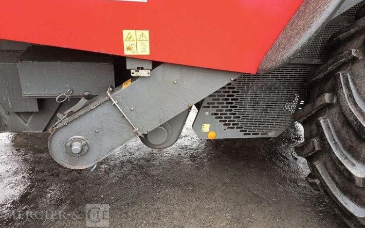 LAVERDA MOISSONNEUSE BATTEUSE LAVERDA 255 LCS AVEC BARRE DE COUPE 5 METRES – AN 2008  MOISS258