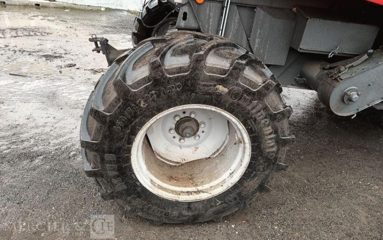 LAVERDA MOISSONNEUSE BATTEUSE LAVERDA 255 LCS AVEC BARRE DE COUPE 5 METRES – AN 2008  MOISS258