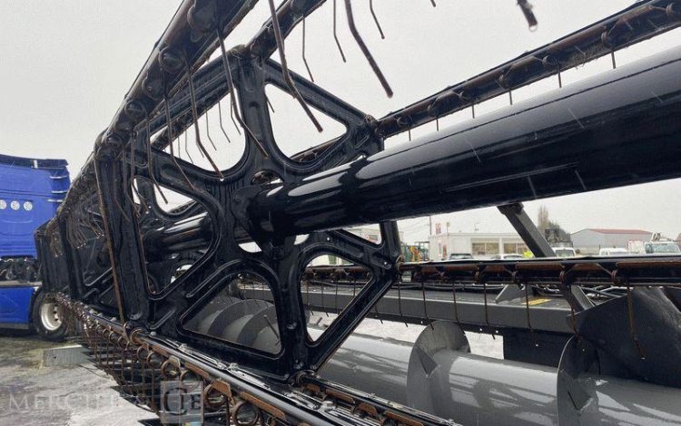 LAVERDA MOISSONNEUSE BATTEUSE LAVERDA 255 LCS AVEC BARRE DE COUPE 5 METRES – AN 2008  MOISS258