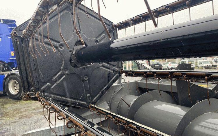 LAVERDA MOISSONNEUSE BATTEUSE LAVERDA 255 LCS AVEC BARRE DE COUPE 5 METRES – AN 2008  MOISS258