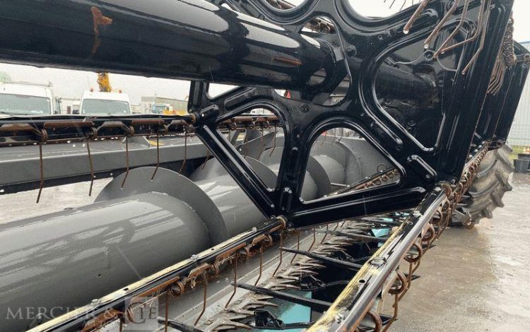 LAVERDA MOISSONNEUSE BATTEUSE LAVERDA 255 LCS AVEC BARRE DE COUPE 5 METRES – AN 2008  MOISS258