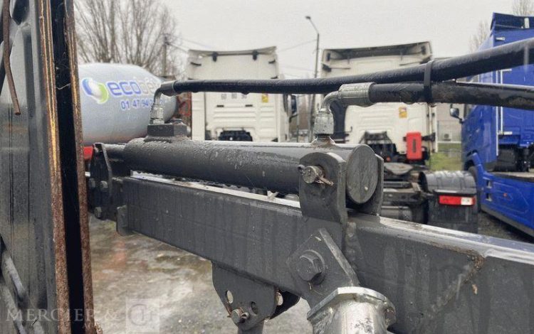 LAVERDA MOISSONNEUSE BATTEUSE LAVERDA 255 LCS AVEC BARRE DE COUPE 5 METRES – AN 2008  MOISS258