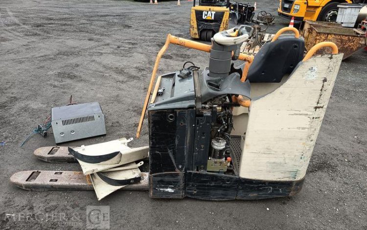 CROWN TRANSPALETTE ELECTRIQUE A PLATEFORME FIXE WT3040 CAPACITE 2 TONNES – ANNEE 2013  5A605993