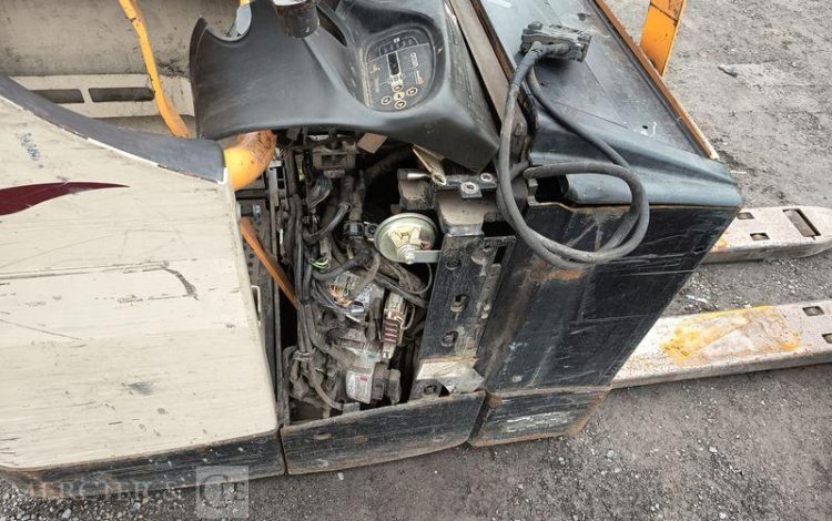 CROWN TRANSPALETTE ELECTRIQUE A PLATEFORME FIXE WT3040 CAPACITE 2 TONNES – ANNEE 2013  5A605993