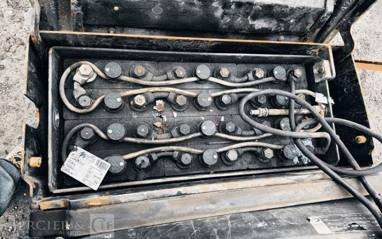 CROWN TRANSPALETTE ELECTRIQUE A PLATEFORME FIXE WT3040 CAPACITE 2 TONNES – ANNEE 2013  5A605993