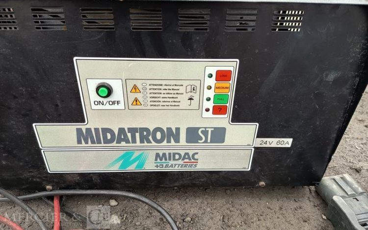 CROWN TRANSPALETTE ELECTRIQUE A PLATEFORME FIXE WT3040 CAPACITE 2 TONNES – ANNEE 2013  5A605993