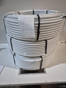 autre Lot d&rsquo;environ 300ml de Tube multicouches  blanc en couronne, souple et résistant  1