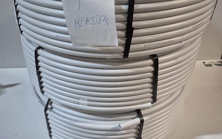 autre Lot d&rsquo;environ 300ml de Tube multicouches  blanc en couronne, souple et résistant  1