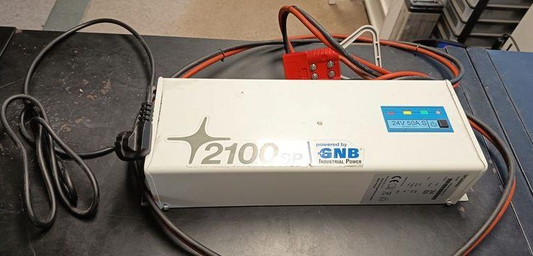 CROWN TRANSPALETTE ELECTRIQUE AUTOPORTE WT3040 – CAPACITE 2T – 2396 HEURES – AN 2015  10 113