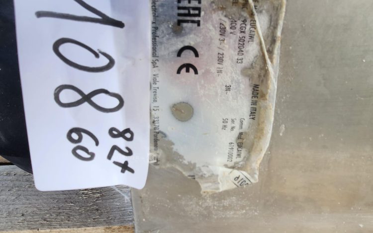 autre Lave-vaisselle frontal inox  Electrolux  96