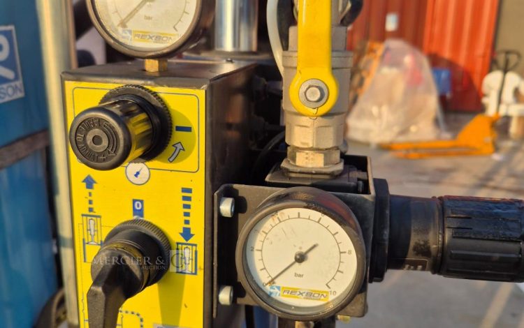 autre Pompe Heated Pump Unit 65/1 série 105748 , volt 400 , watt 7500 marque REXSON  106