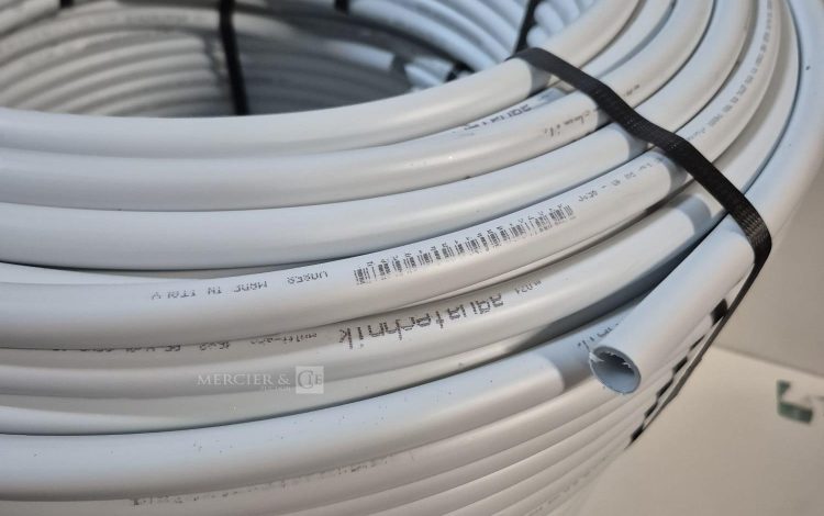 autre Lot d&rsquo;environ 300ml de Tube multicouches  blanc en couronne, souple et résistant  10