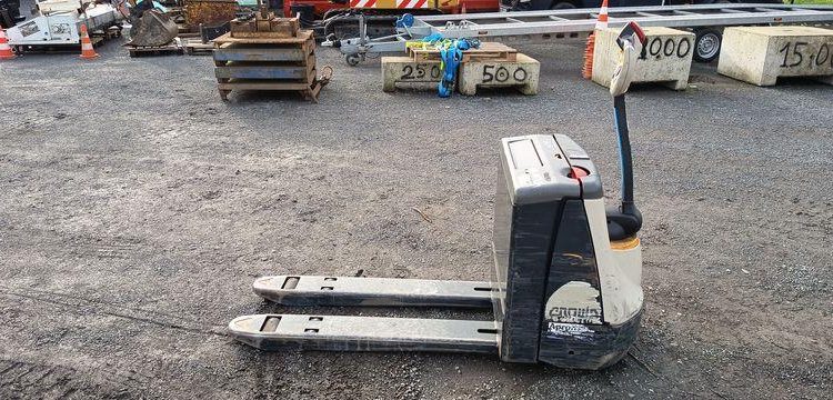 CROWN TRANSPALETTE ELECTRIQUE WP3020 – CAPACITE : 2T – ANNEE 2017  16 334