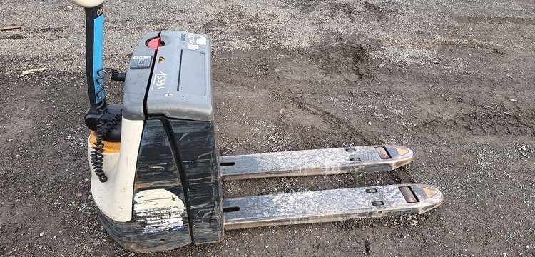 CROWN TRANSPALETTE ELECTRIQUE WP3020 – CAPACITE : 2T – ANNEE 2017  16 334