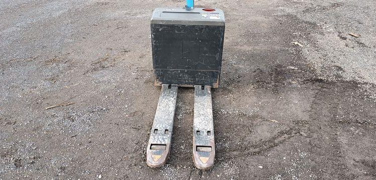 CROWN TRANSPALETTE ELECTRIQUE WP3020 – CAPACITE : 2T – ANNEE 2017  16 334