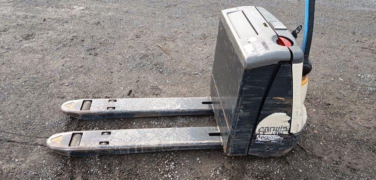 CROWN TRANSPALETTE ELECTRIQUE WP3020 – CAPACITE : 2T – ANNEE 2017  16 334