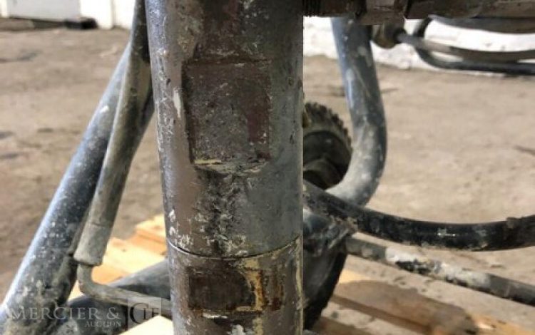 TITAN 1040  AIR010445