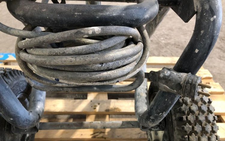 TITAN 1040  AIR010445