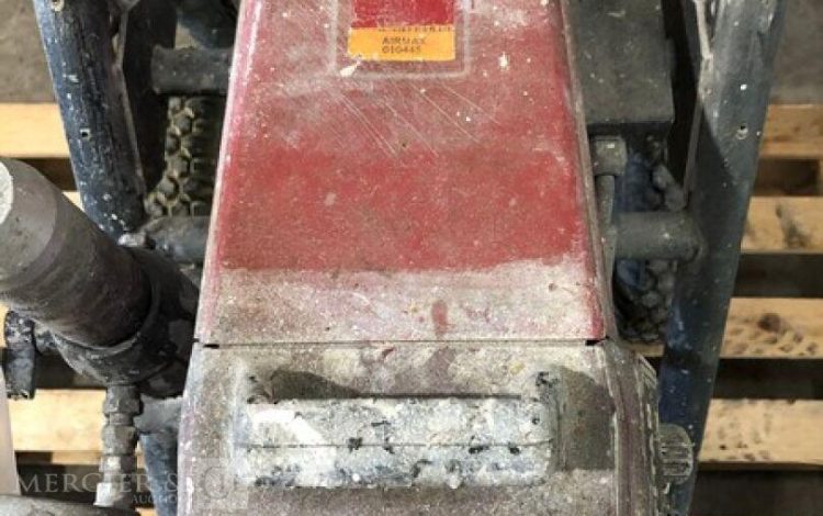 TITAN 1040  AIR010445