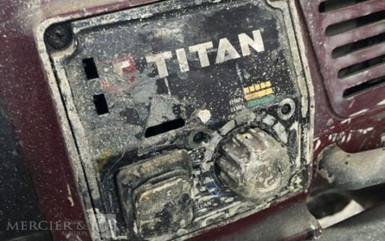 TITAN 1040  AIR010445