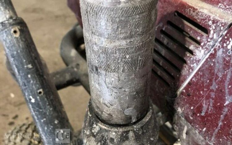 TITAN 1040  AIR010445