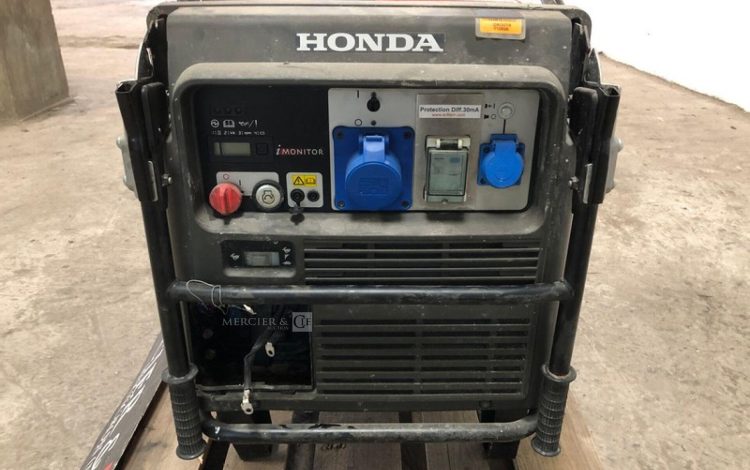 HONDA EU70IS  GRO010696
