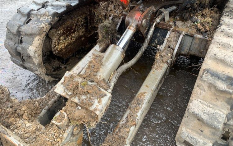 KUBOTA K008-3  101646F