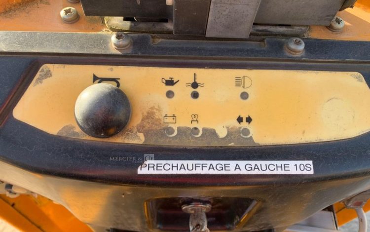 THWAITES MACH474  H835F012