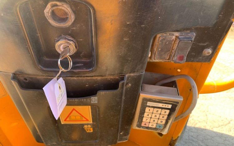 THWAITES MACH474  H835F012